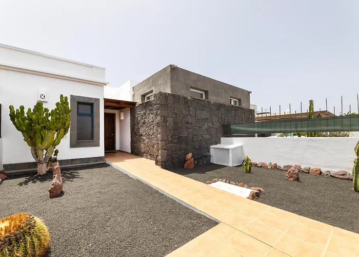 Olivina * Playa Blanca (Lanzarote)